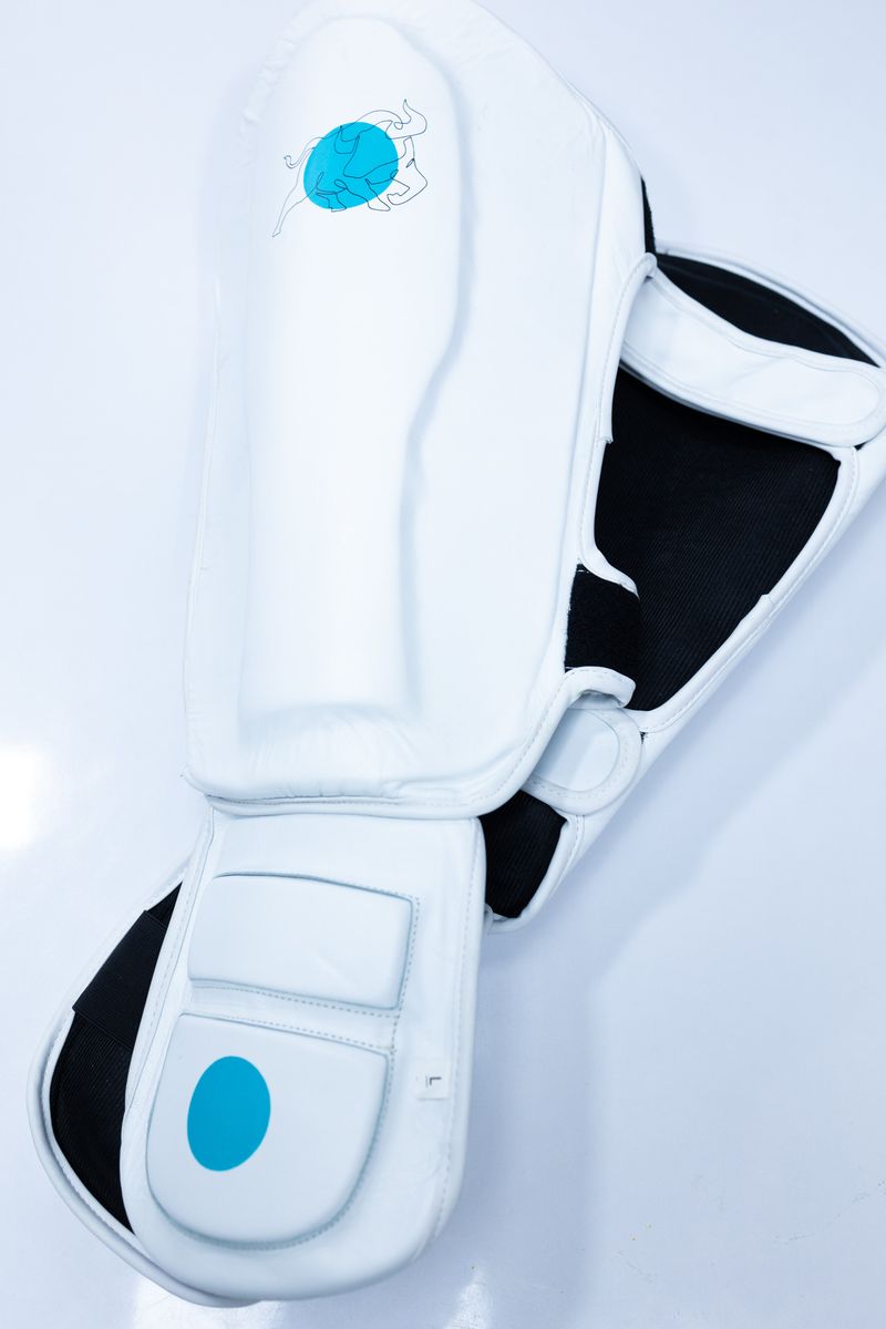 'MENAS SHIN GUARDS — Knots & Collar, Defence Colony, New Delhi