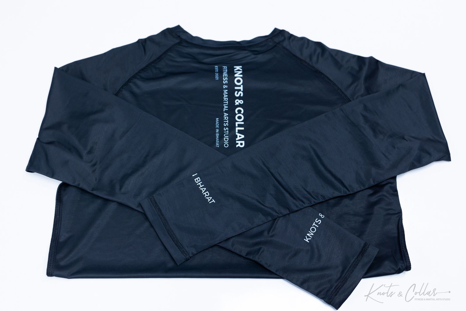 Knots & Collar Rashguard: Feather-Light, Breathable, and Stylish (2024)