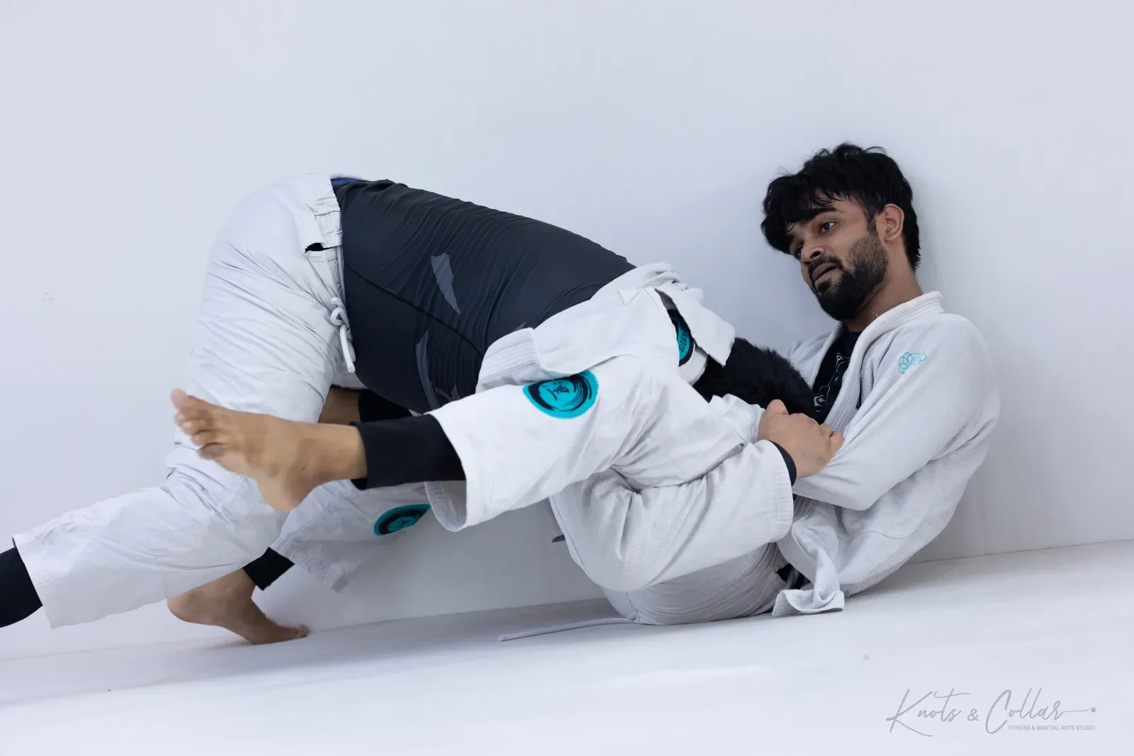 Rolling in the gi at Knots & Collar, Defence Colony, New Delhi, India