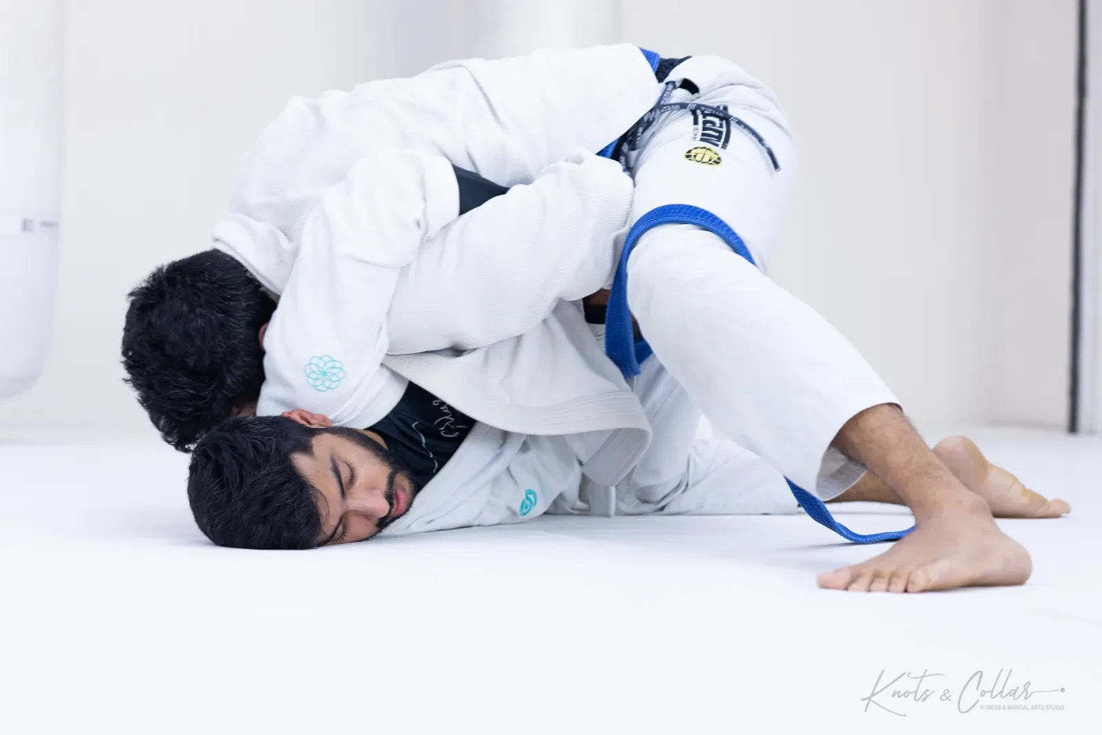 Rolling in the gi at Knots & Collar, Defence Colony, New Delhi, India