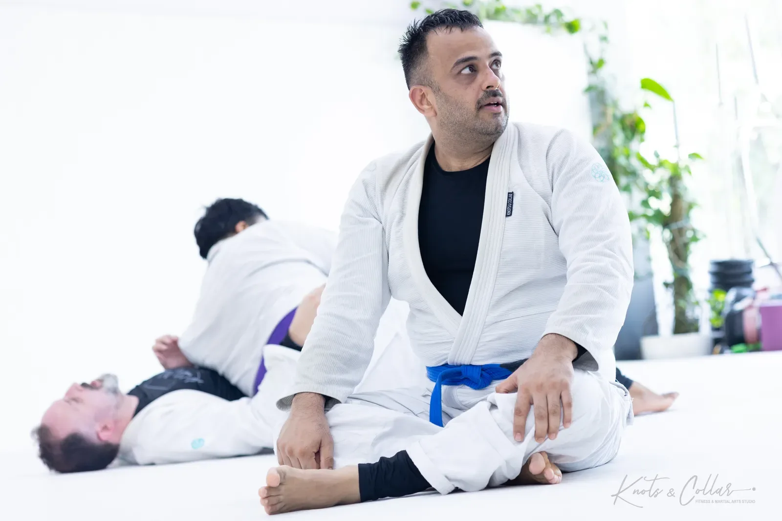 Rolling in the gi at Knots & Collar, Defence Colony, New Delhi, India