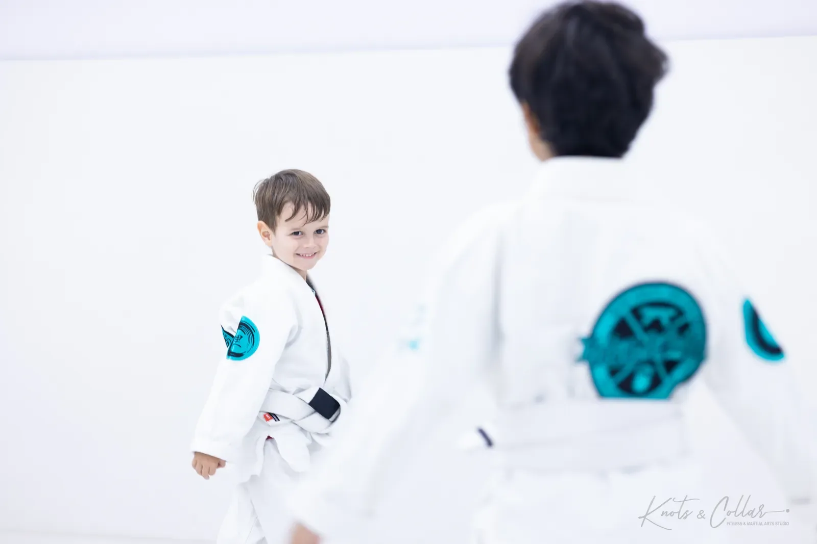 A young student on the mat at Knots & Collar, Defence Colony, New Delhi, India