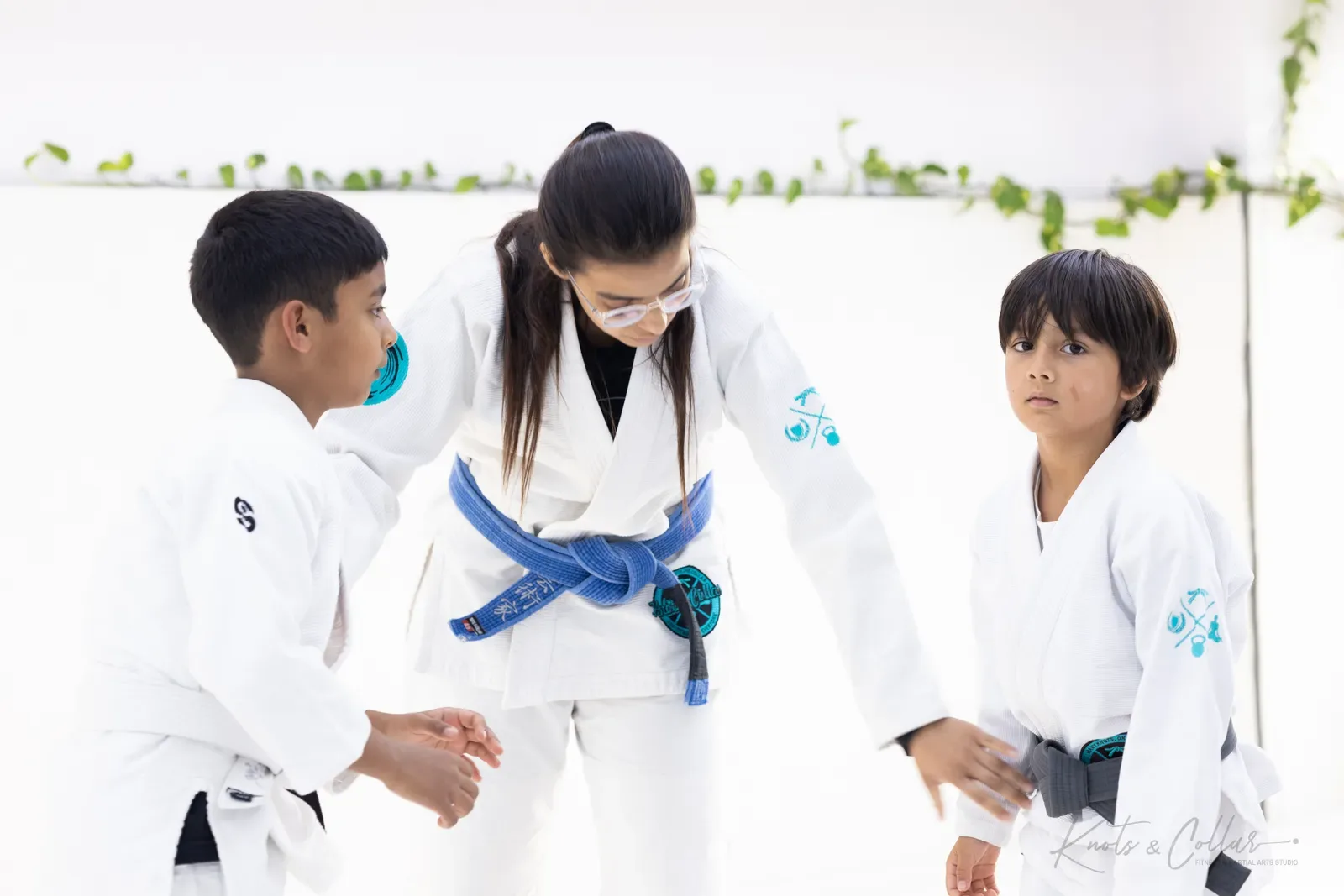 A young student on the mat at Knots & Collar, Defence Colony, New Delhi, India