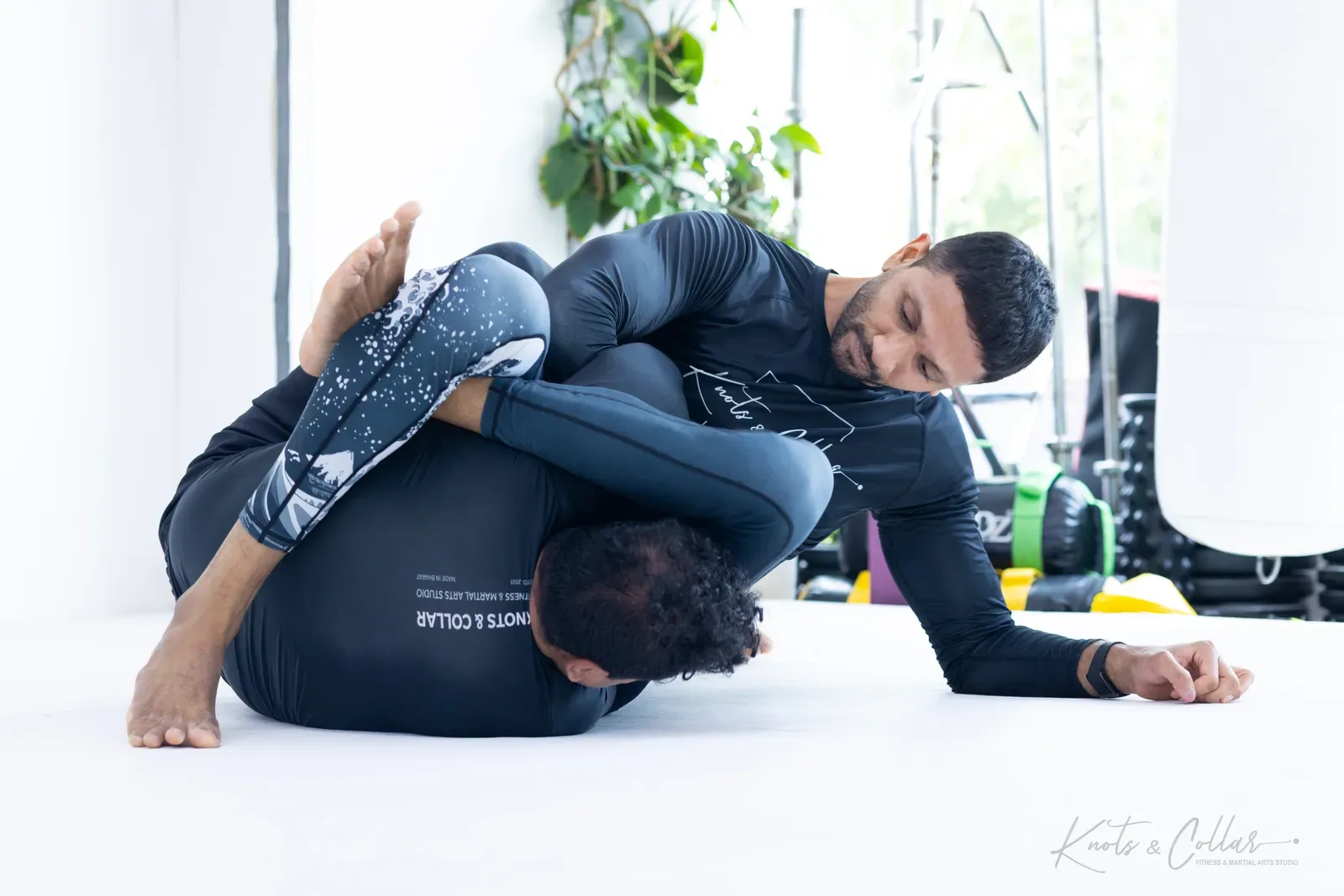 A no-gi Brazilian Jiu-Jitsu submission at Knots & Collar, Defence Colony, New Delhi, India